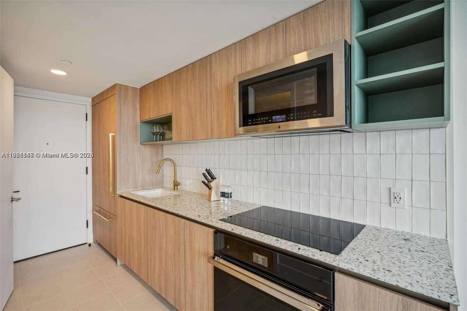 Natiivo | Gale Miami at 159 6 St, Miami, FL 33132 - For Rent photo 2