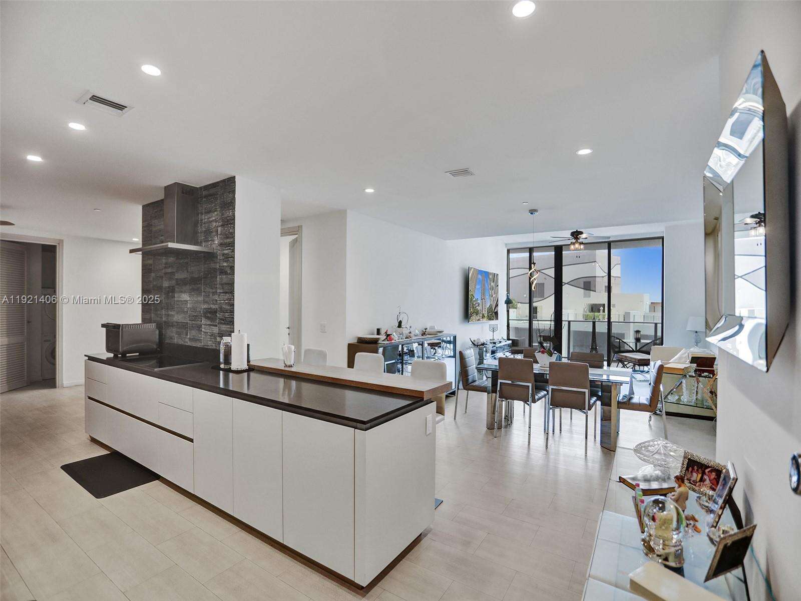Brickell Flatiron at 1000 Brickell Plz, Miami, FL 33131 - For Rent photo 2