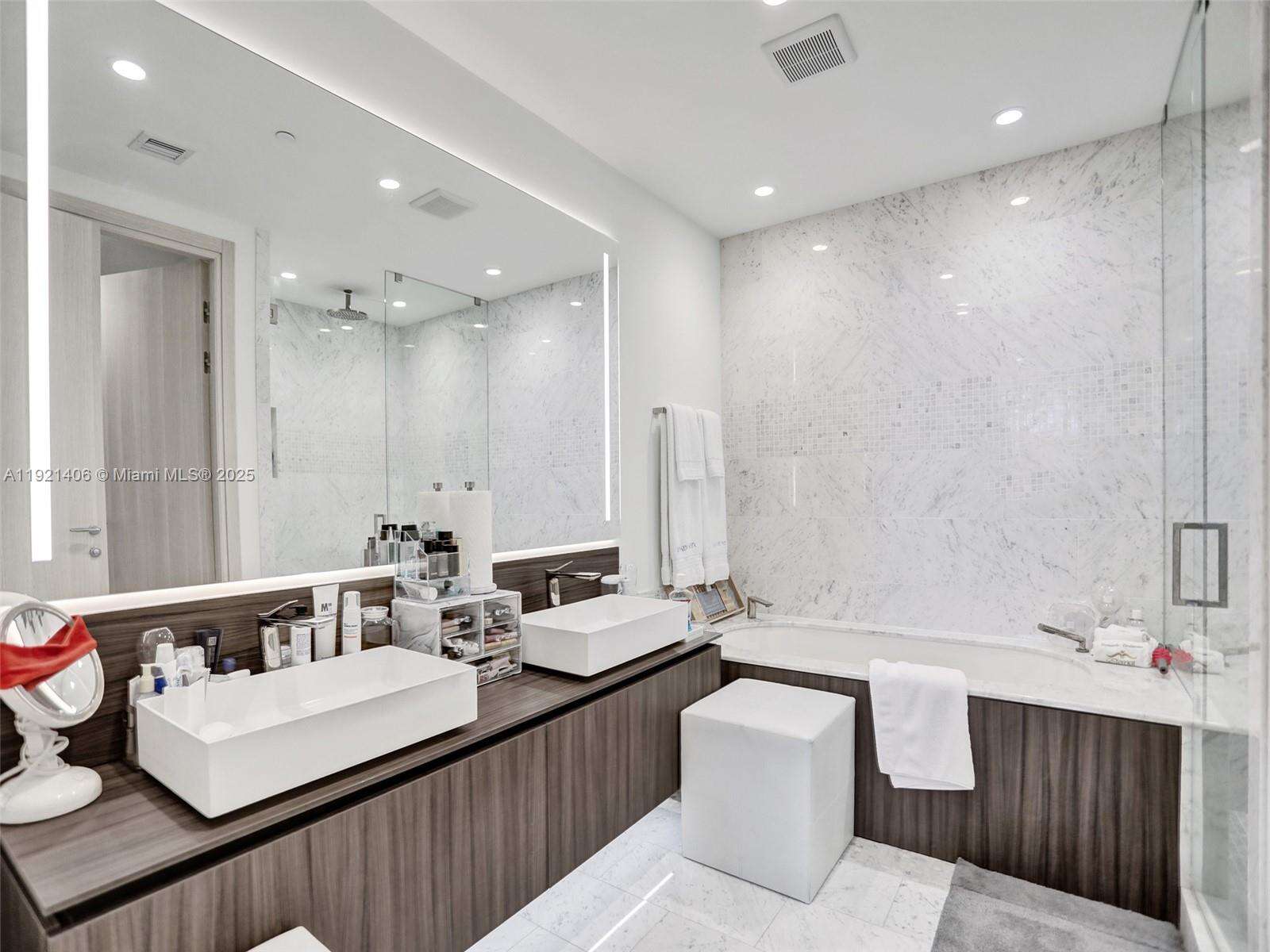 Brickell Flatiron at 1000 Brickell Plz, Miami, FL 33131 - For Rent photo 13