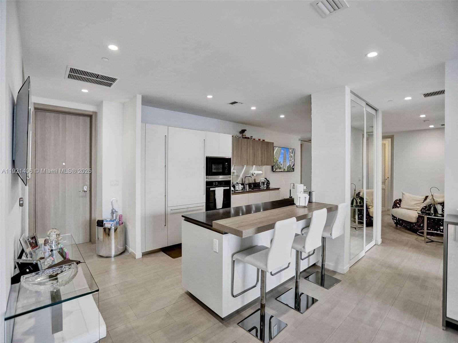 Brickell Flatiron at 1000 Brickell Plz, Miami, FL 33131 - For Rent photo 3