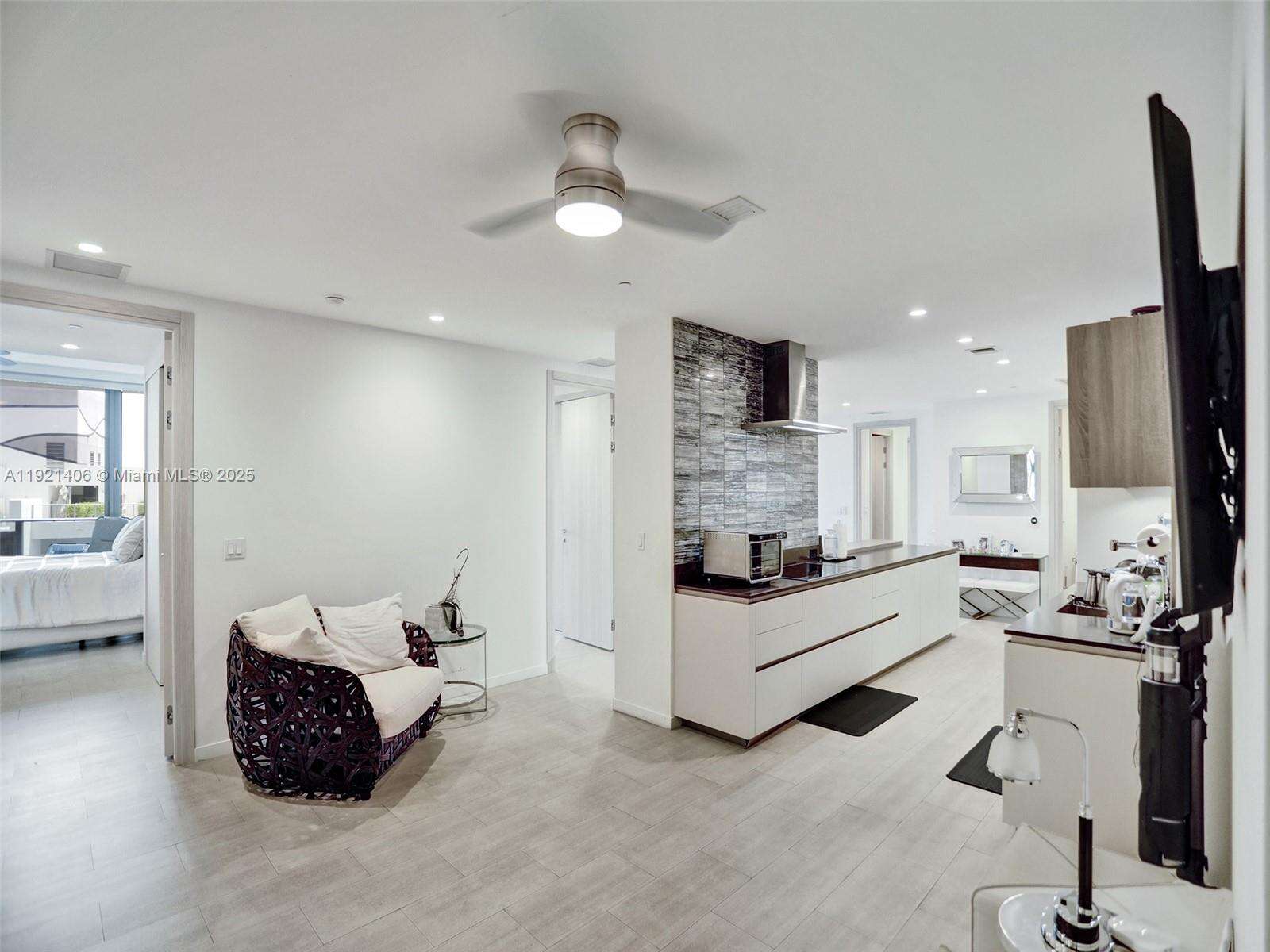 Brickell Flatiron at 1000 Brickell Plz, Miami, FL 33131 - For Rent photo 5
