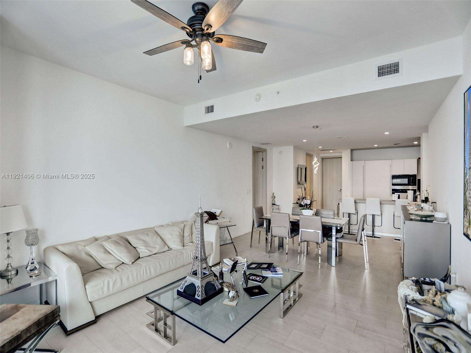 Brickell Flatiron at 1000 Brickell Plz, Miami, FL 33131 - For Rent photo 7