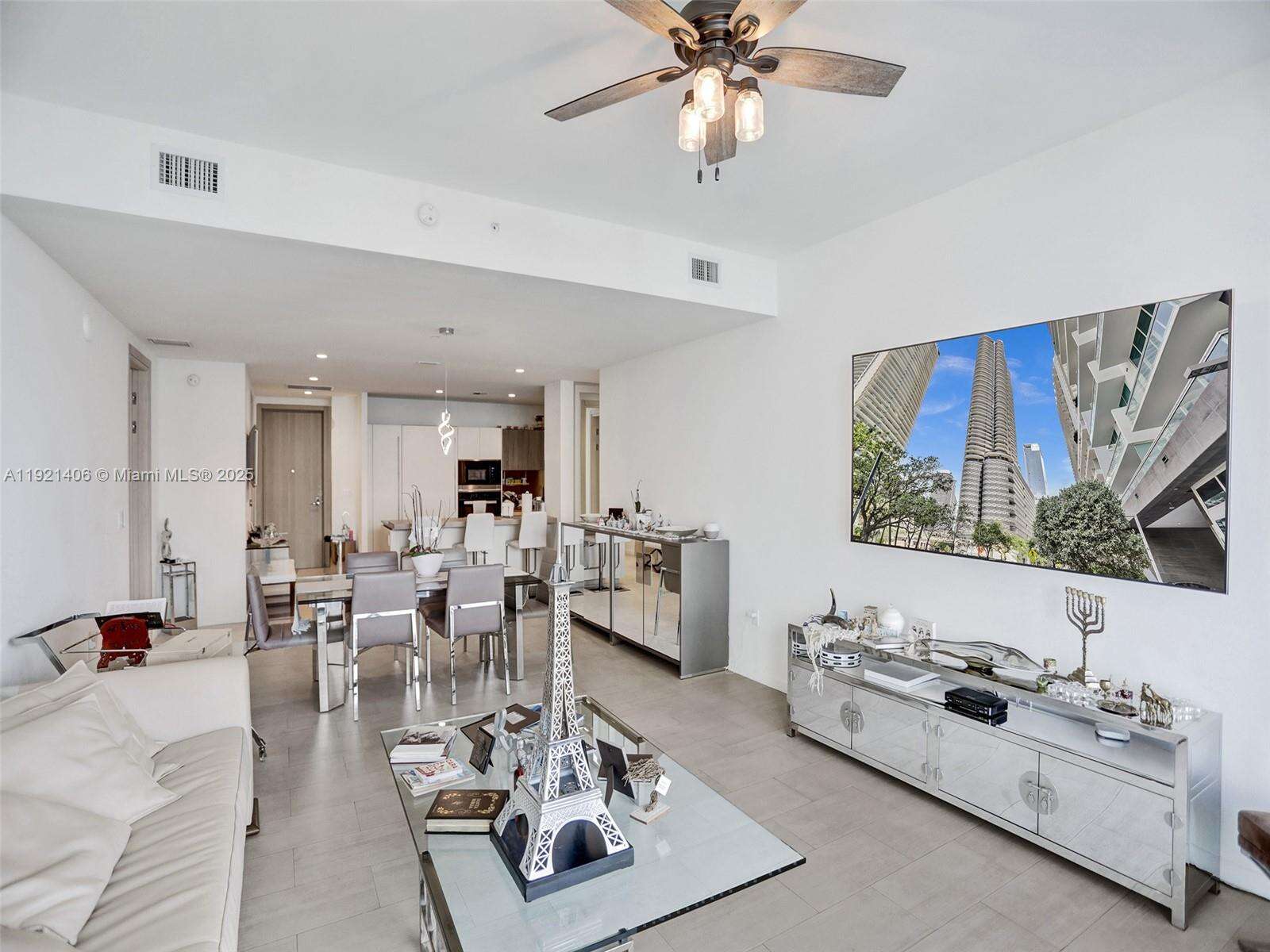 Brickell Flatiron at 1000 Brickell Plz, Miami, FL 33131 - For Rent photo 8