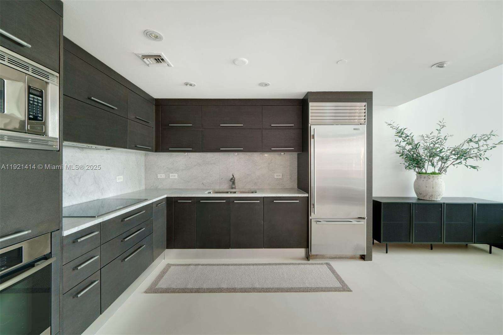 900 Biscayne at 900 Biscayne Blvd, Miami, FL 33132 - For Rent photo 9