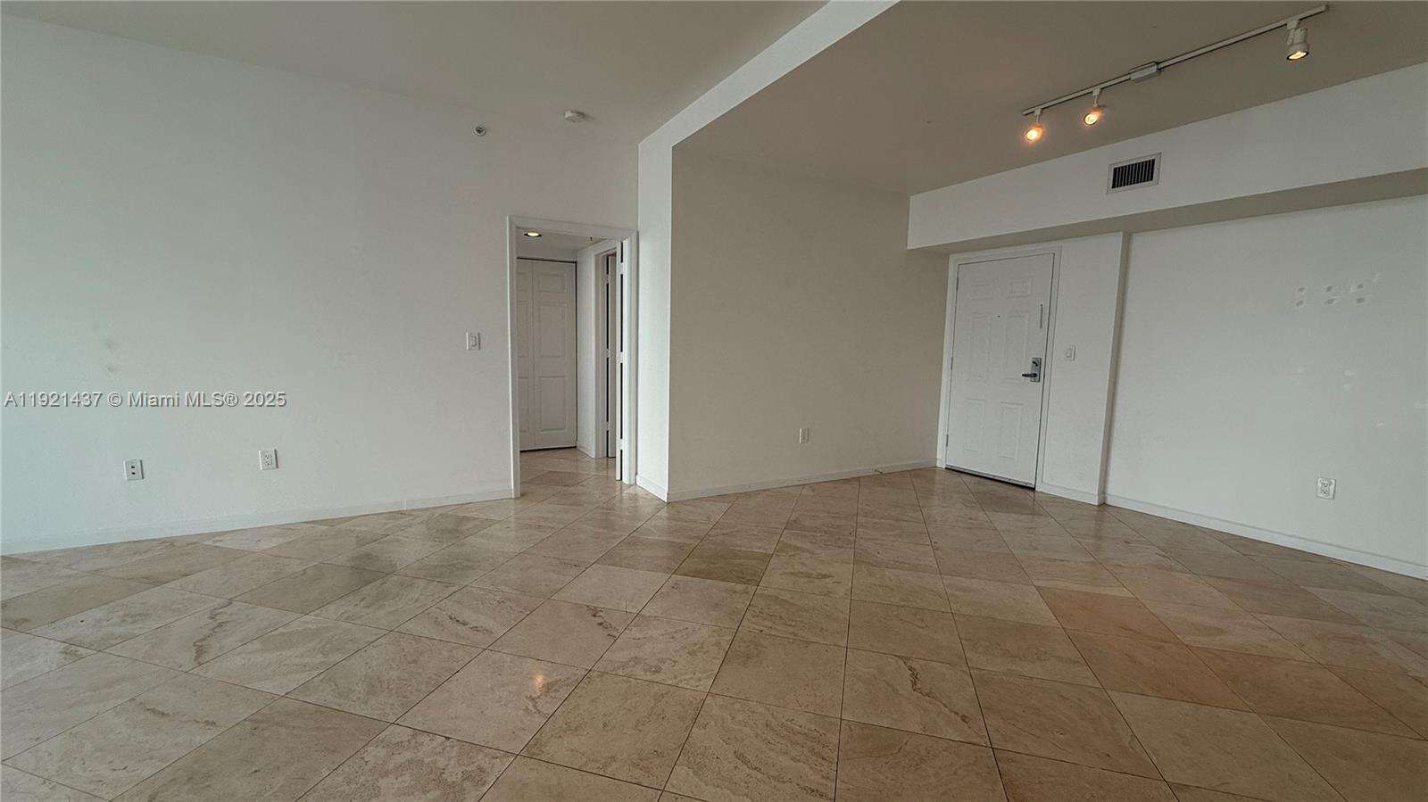 The Mark On Brickell at 1155 Brickell Bay Dr, Miami, FL 33131 - For Rent photo 11