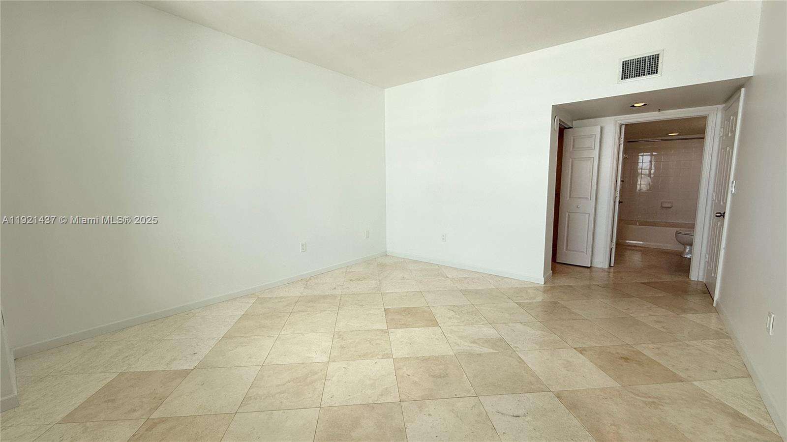 The Mark On Brickell at 1155 Brickell Bay Dr, Miami, FL 33131 - For Rent photo 13
