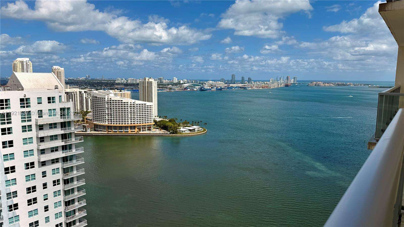 The Mark On Brickell at 1155 Brickell Bay Dr, Miami, FL 33131 - For Rent photo 25