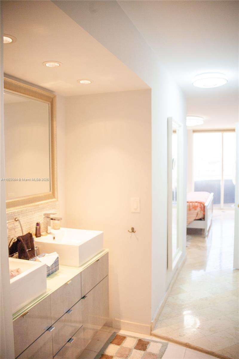 La Gorce Palace at 6301 Collins Ave, Miami Beach, FL 33141 - For Rent photo 21