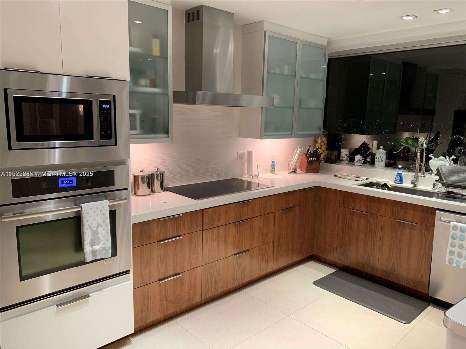 The Palace at 1541 Brickell Ave, Miami, FL 33129 - For Rent photo 13