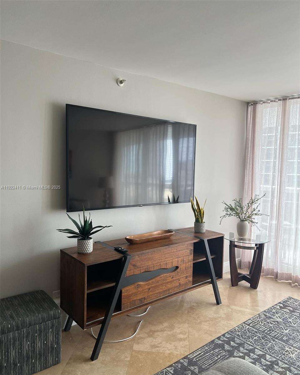 The Grand at 1717 Bayshore Dr, Miami, FL 33132 - For Rent photo 6