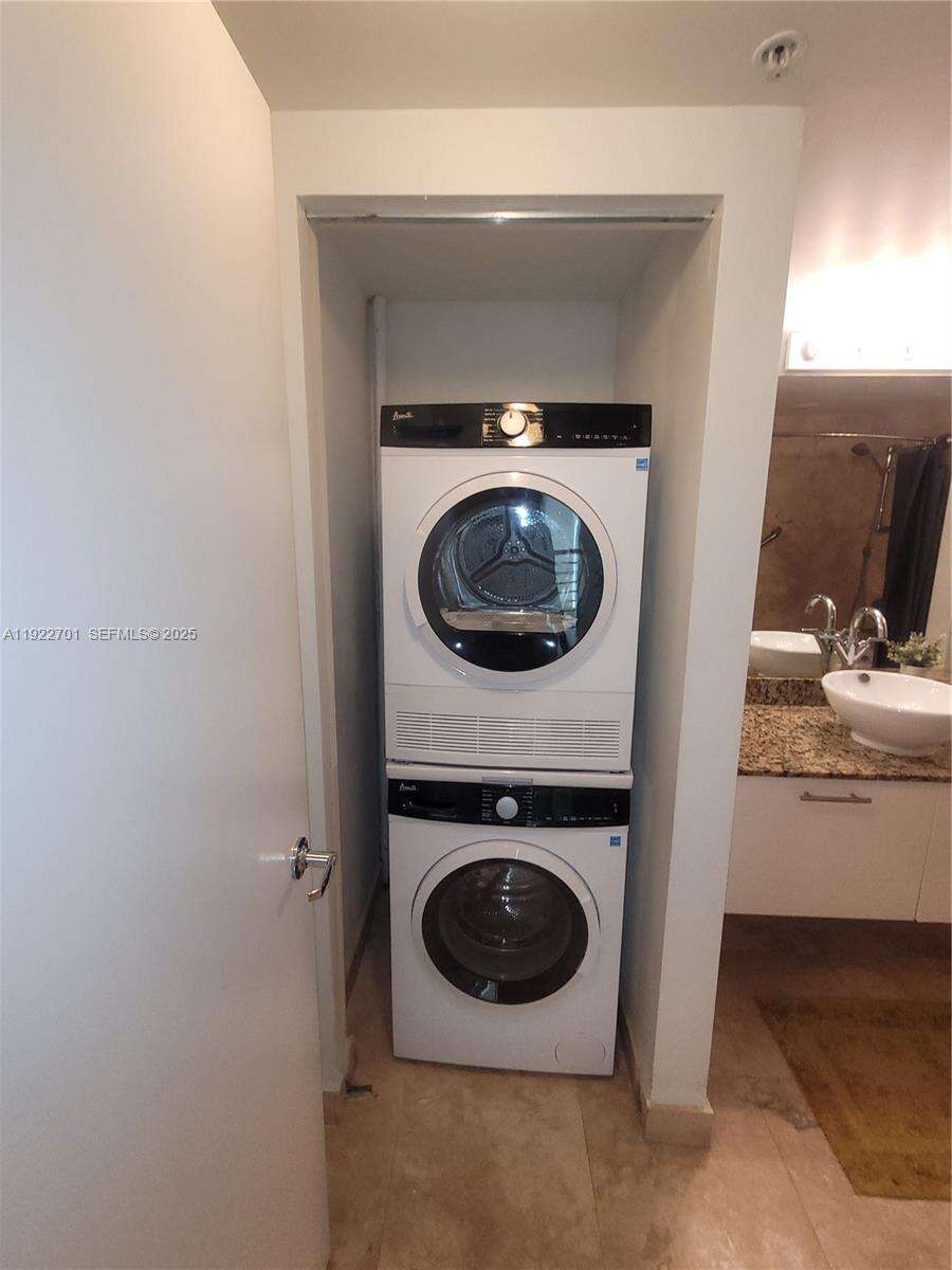 Brickell On The River at 41 5 St, Miami, FL 33131 - For Rent photo 13