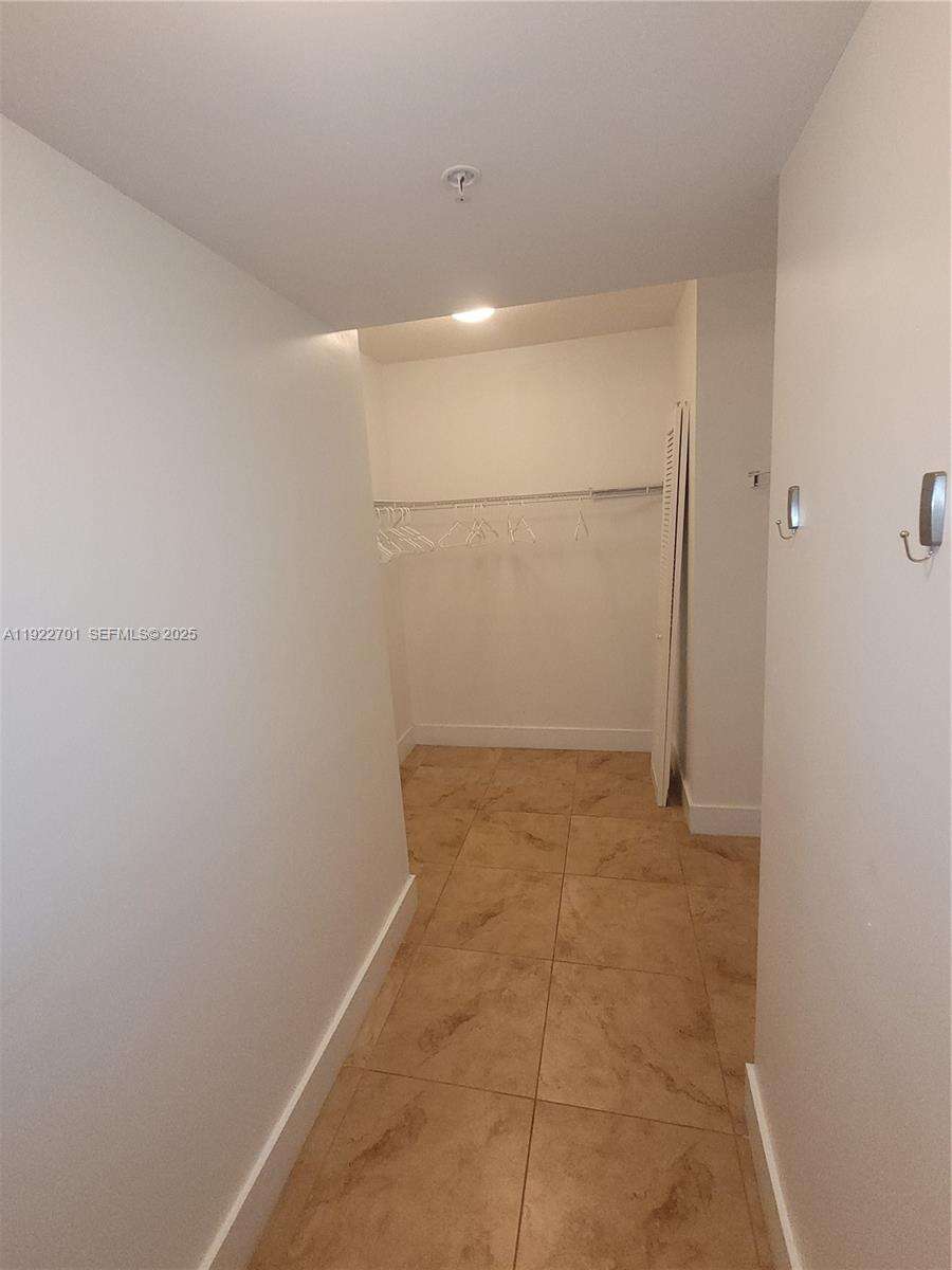 Brickell On The River at 41 5 St, Miami, FL 33131 - For Rent photo 14
