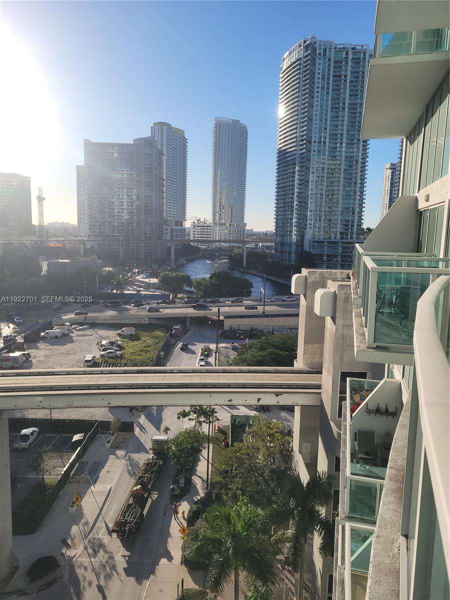 Brickell On The River at 41 5 St, Miami, FL 33131 - For Rent photo 4