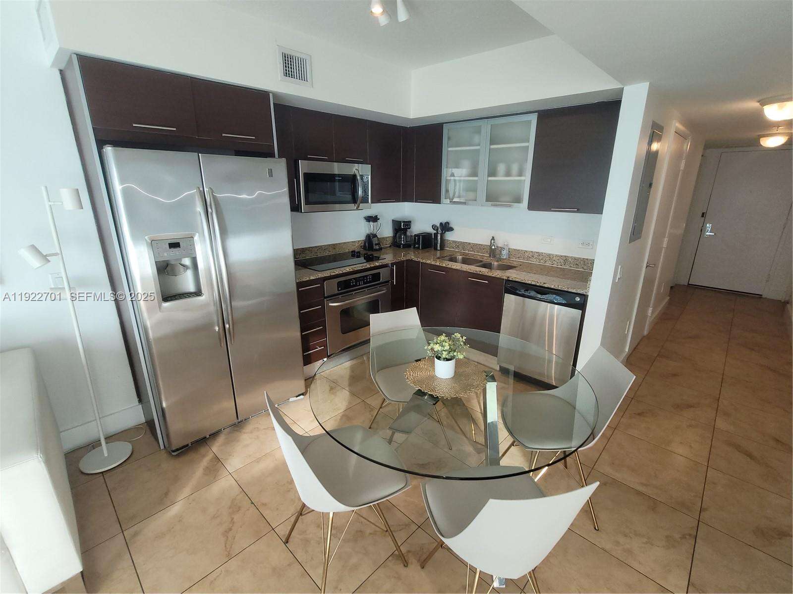 Brickell On The River at 41 5 St, Miami, FL 33131 - For Rent photo 7