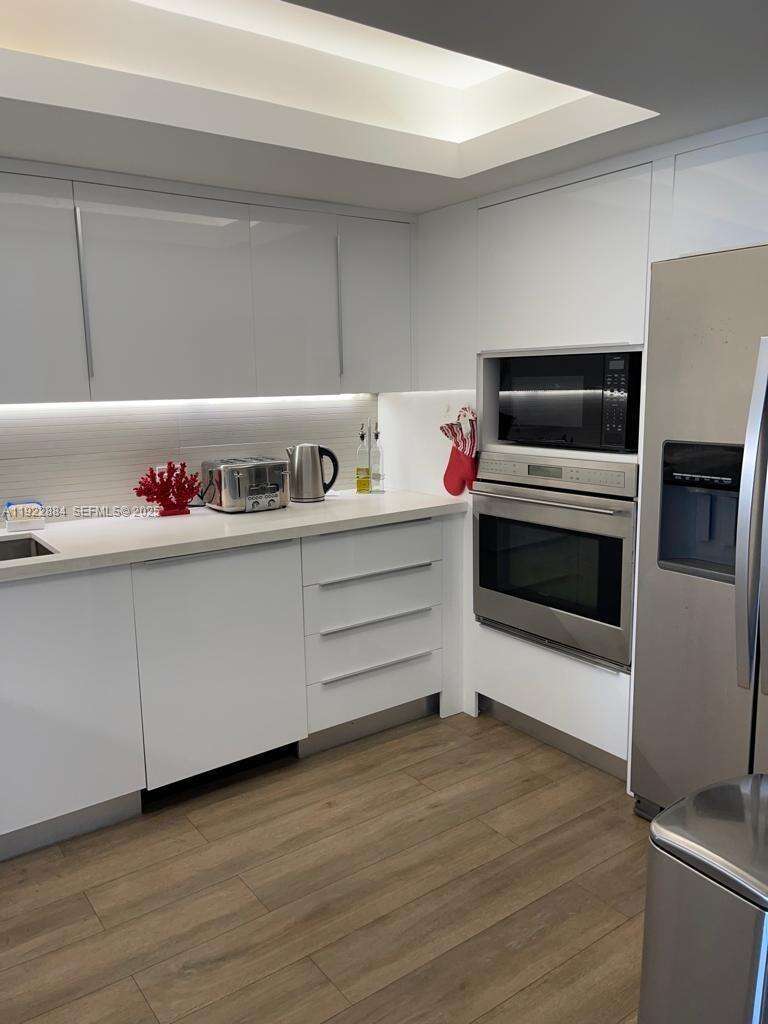 Arlen House at 100 Bayview Dr, Sunny Isles Beach, FL 33160 - For Rent photo 16