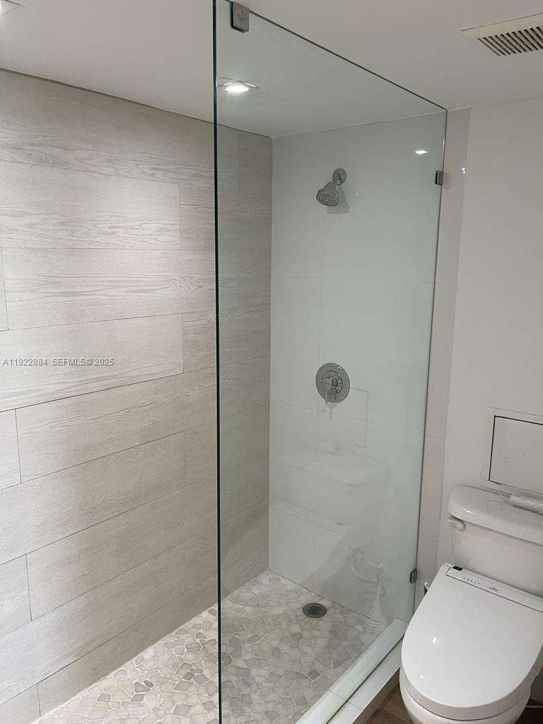 Arlen House at 100 Bayview Dr, Sunny Isles Beach, FL 33160 - For Rent photo 18