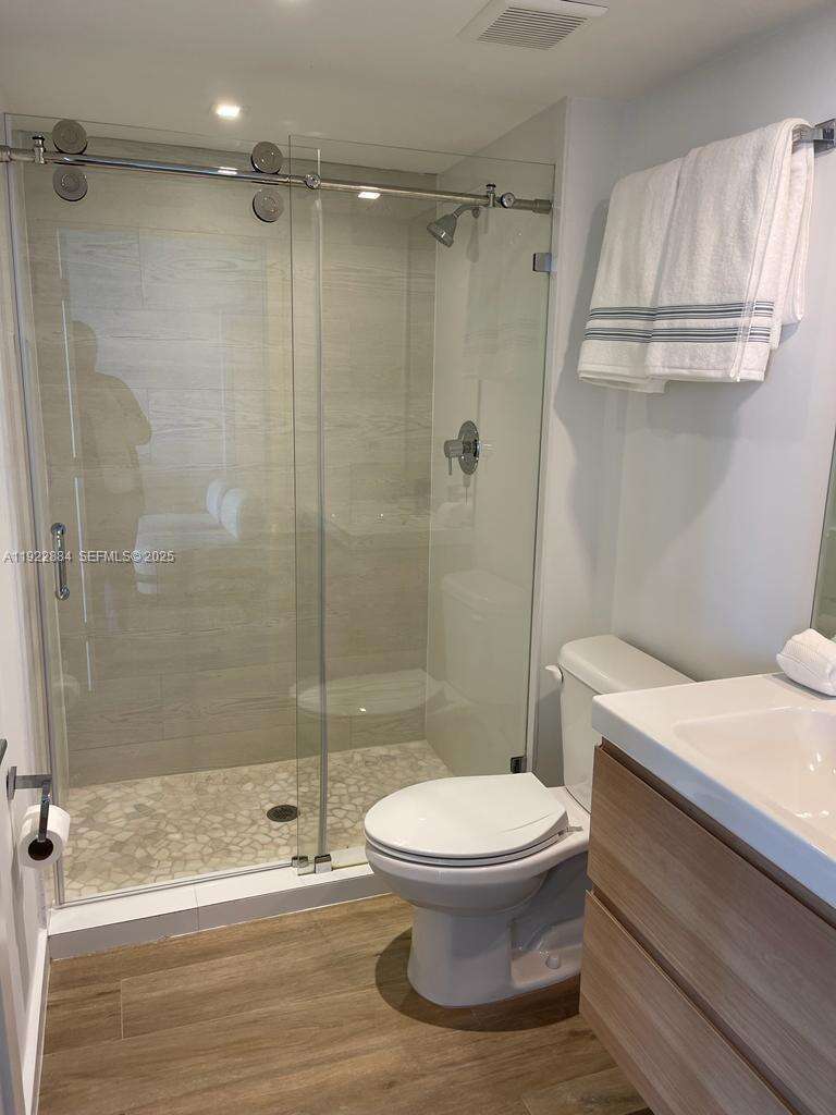 Arlen House at 100 Bayview Dr, Sunny Isles Beach, FL 33160 - For Rent photo 20