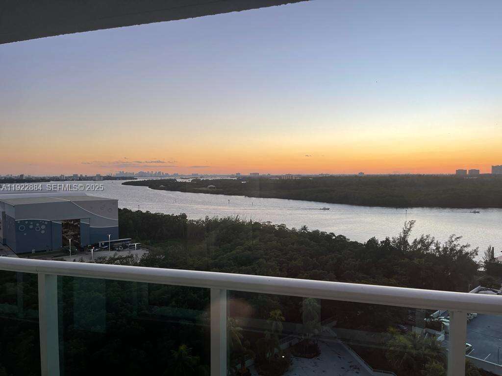 Arlen House at 100 Bayview Dr, Sunny Isles Beach, FL 33160 - For Rent photo 21