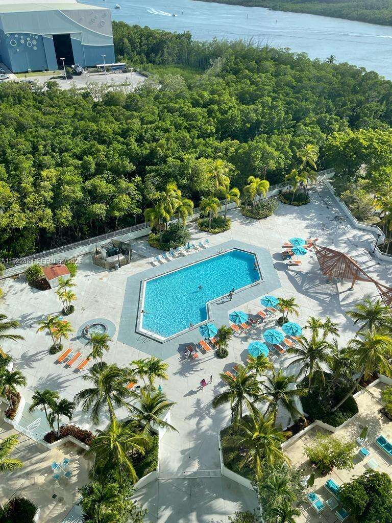 Arlen House at 100 Bayview Dr, Sunny Isles Beach, FL 33160 - For Rent photo 23