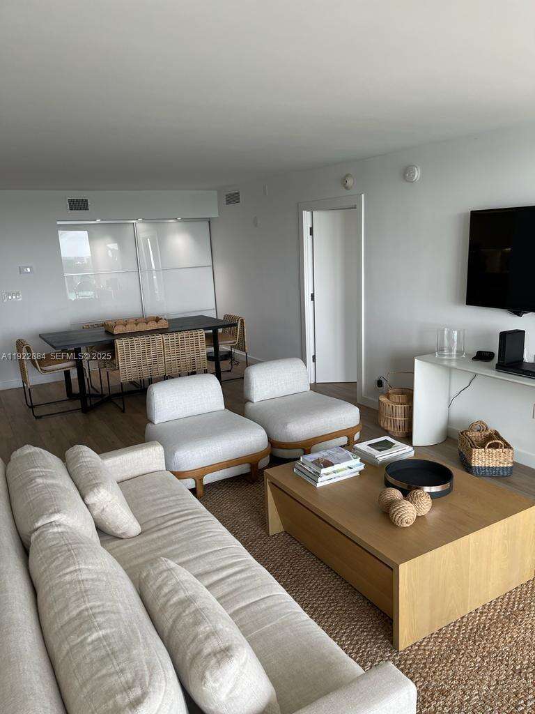 Arlen House at 100 Bayview Dr, Sunny Isles Beach, FL 33160 - For Rent photo 8