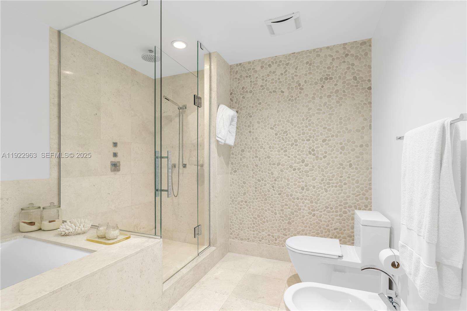Jade Ocean at 17121 Collins Ave, Sunny Isles Beach, FL 33160 - For Rent photo 17