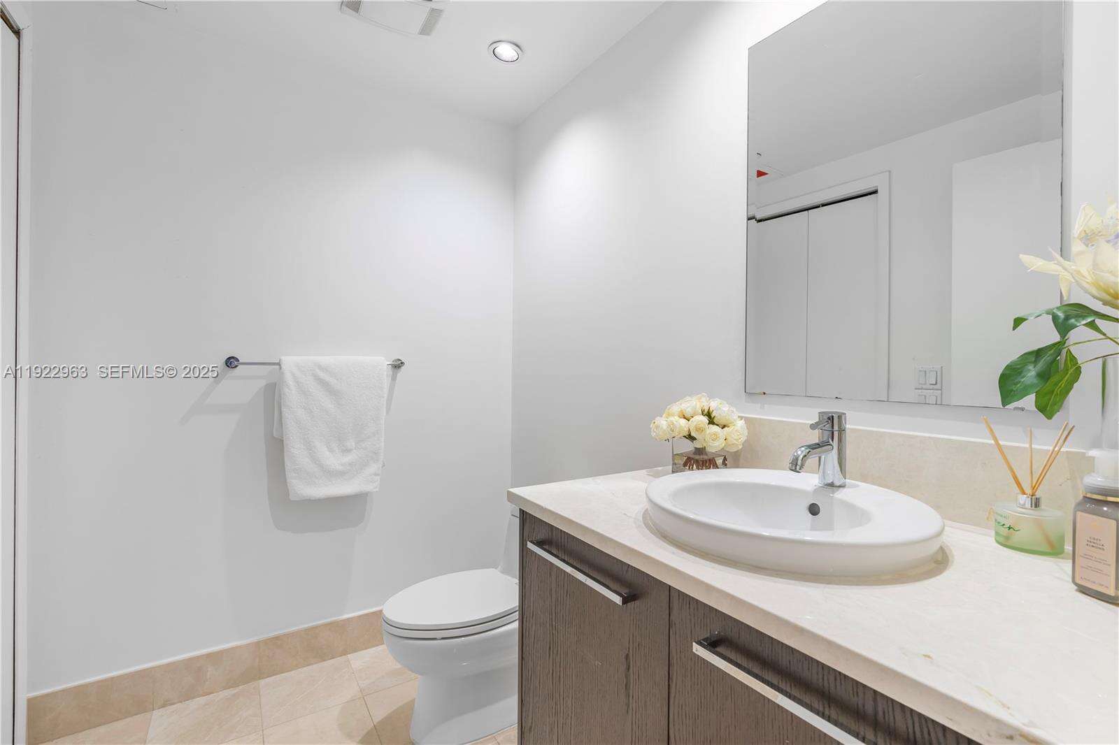 Jade Ocean at 17121 Collins Ave, Sunny Isles Beach, FL 33160 - For Rent photo 19