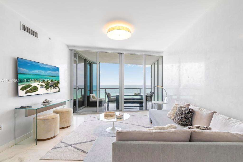 Jade Ocean at 17121 Collins Ave, Sunny Isles Beach, FL 33160 - For Rent photo 3