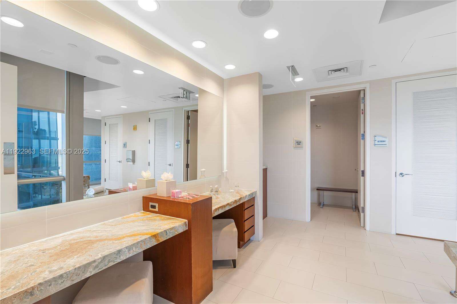 Jade Ocean at 17121 Collins Ave, Sunny Isles Beach, FL 33160 - For Rent photo 30