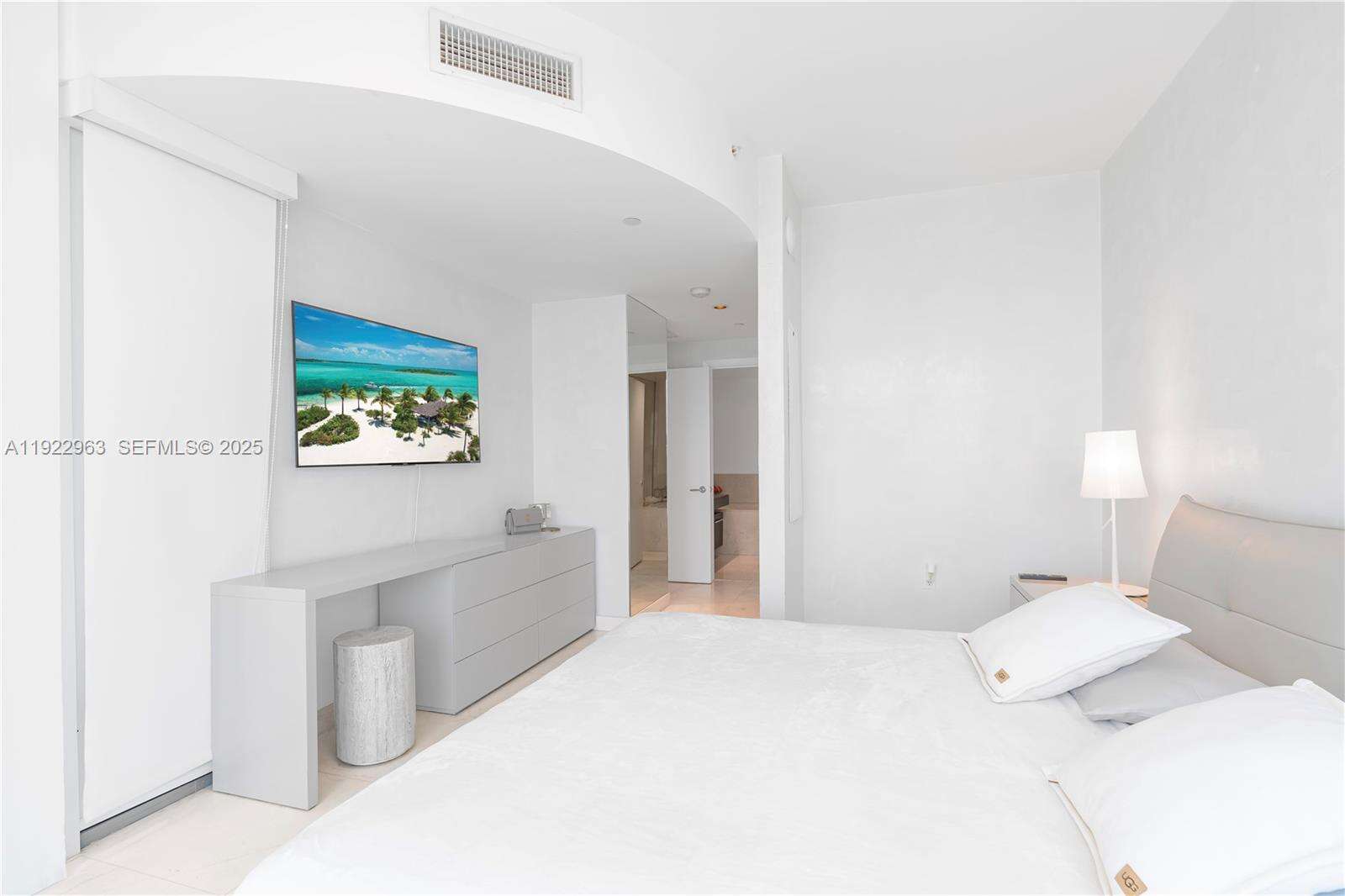Jade Ocean at 17121 Collins Ave, Sunny Isles Beach, FL 33160 - For Rent photo 6