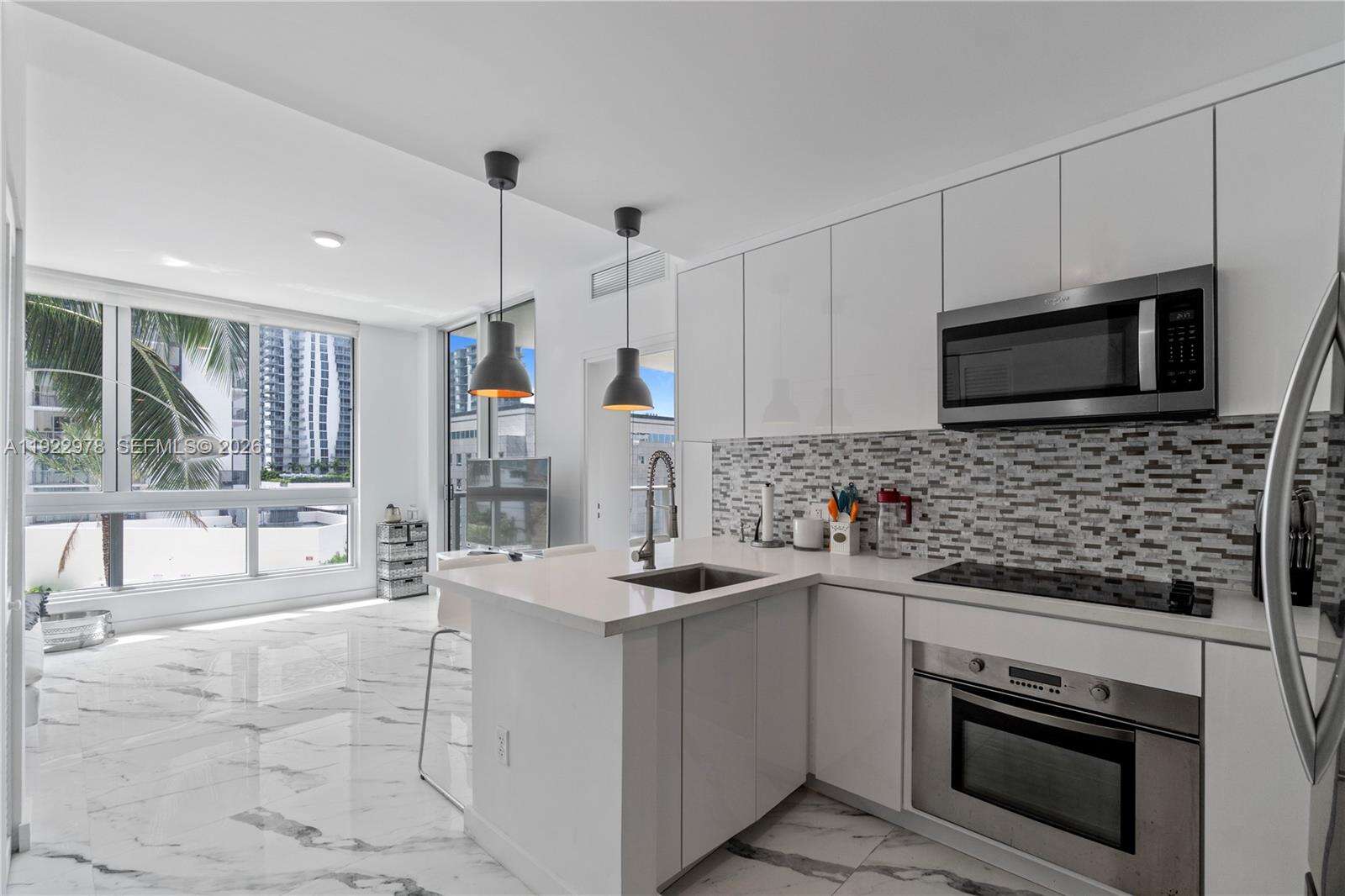 Met 1 at 300 Biscayne Blvd, Miami, FL 33131 - For Rent photo 1