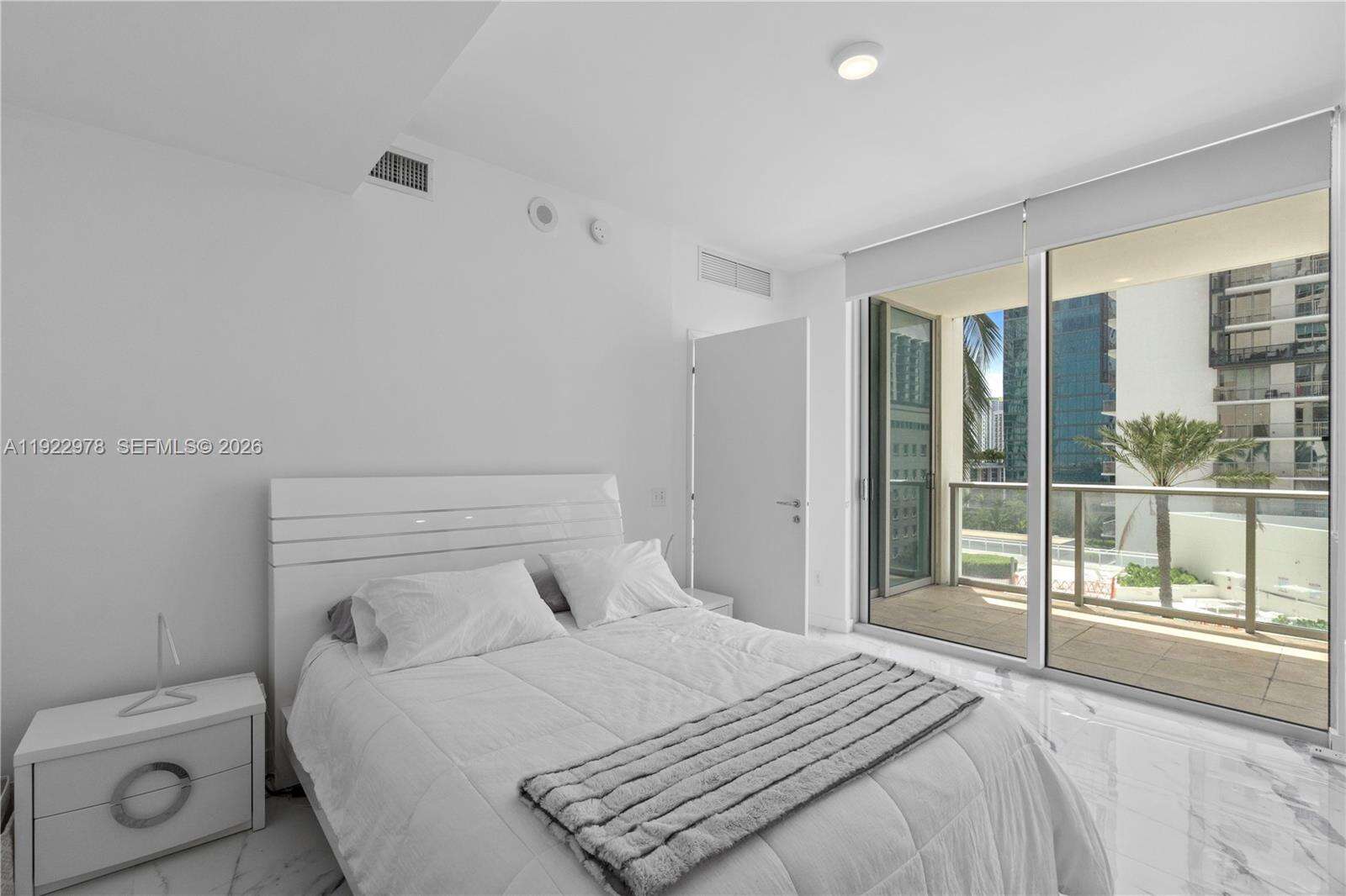 Met 1 at 300 Biscayne Blvd, Miami, FL 33131 - For Rent photo 14