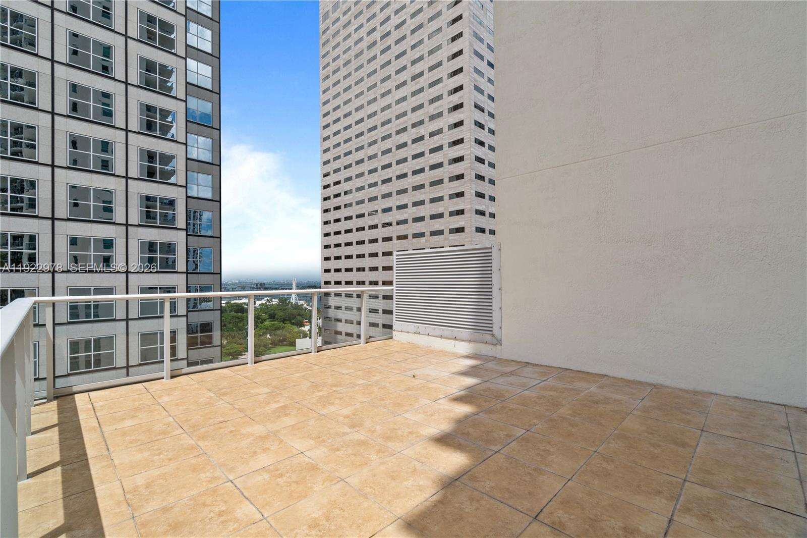 Met 1 at 300 Biscayne Blvd, Miami, FL 33131 - For Rent photo 19