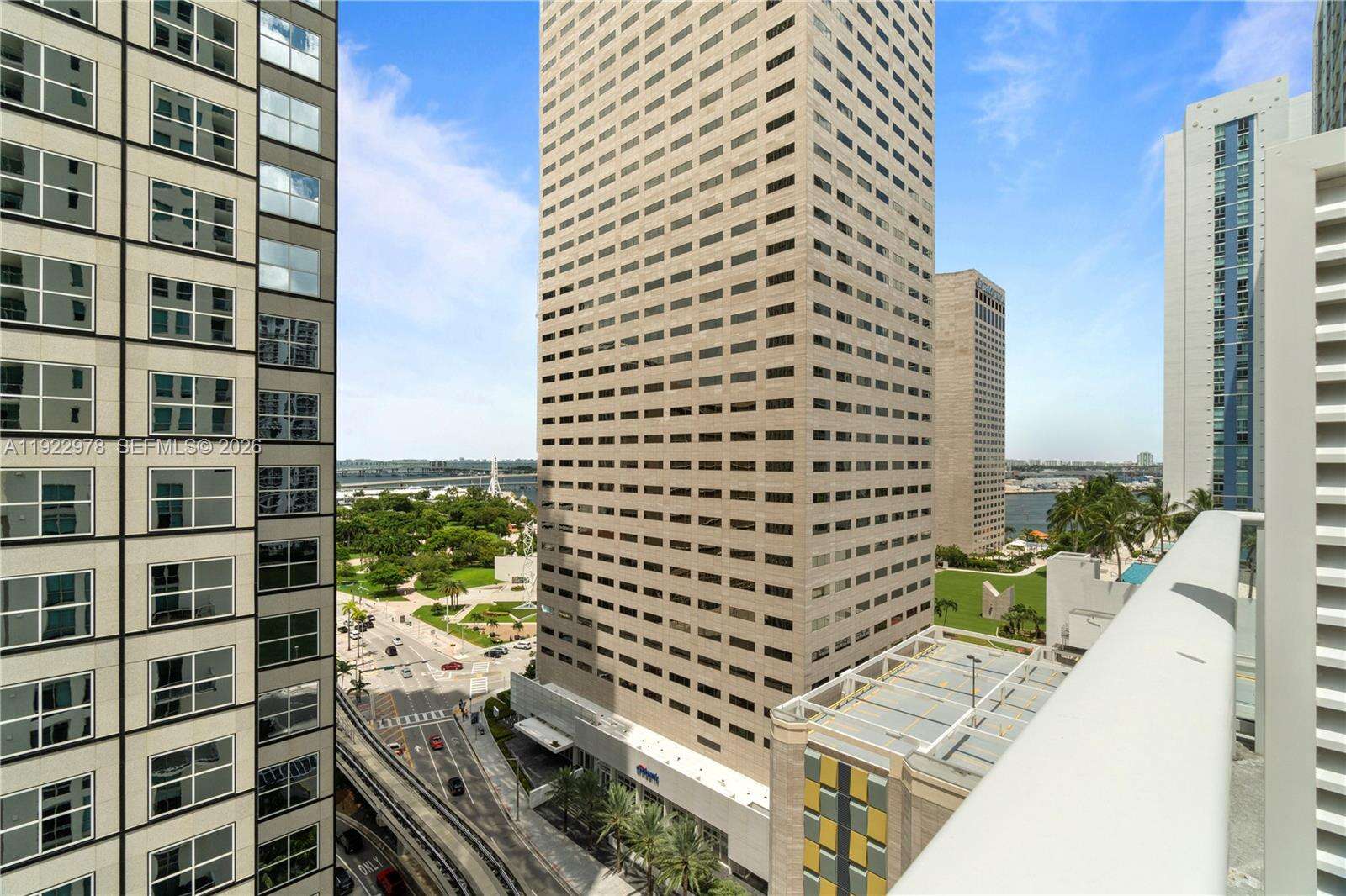 Met 1 at 300 Biscayne Blvd, Miami, FL 33131 - For Rent photo 20