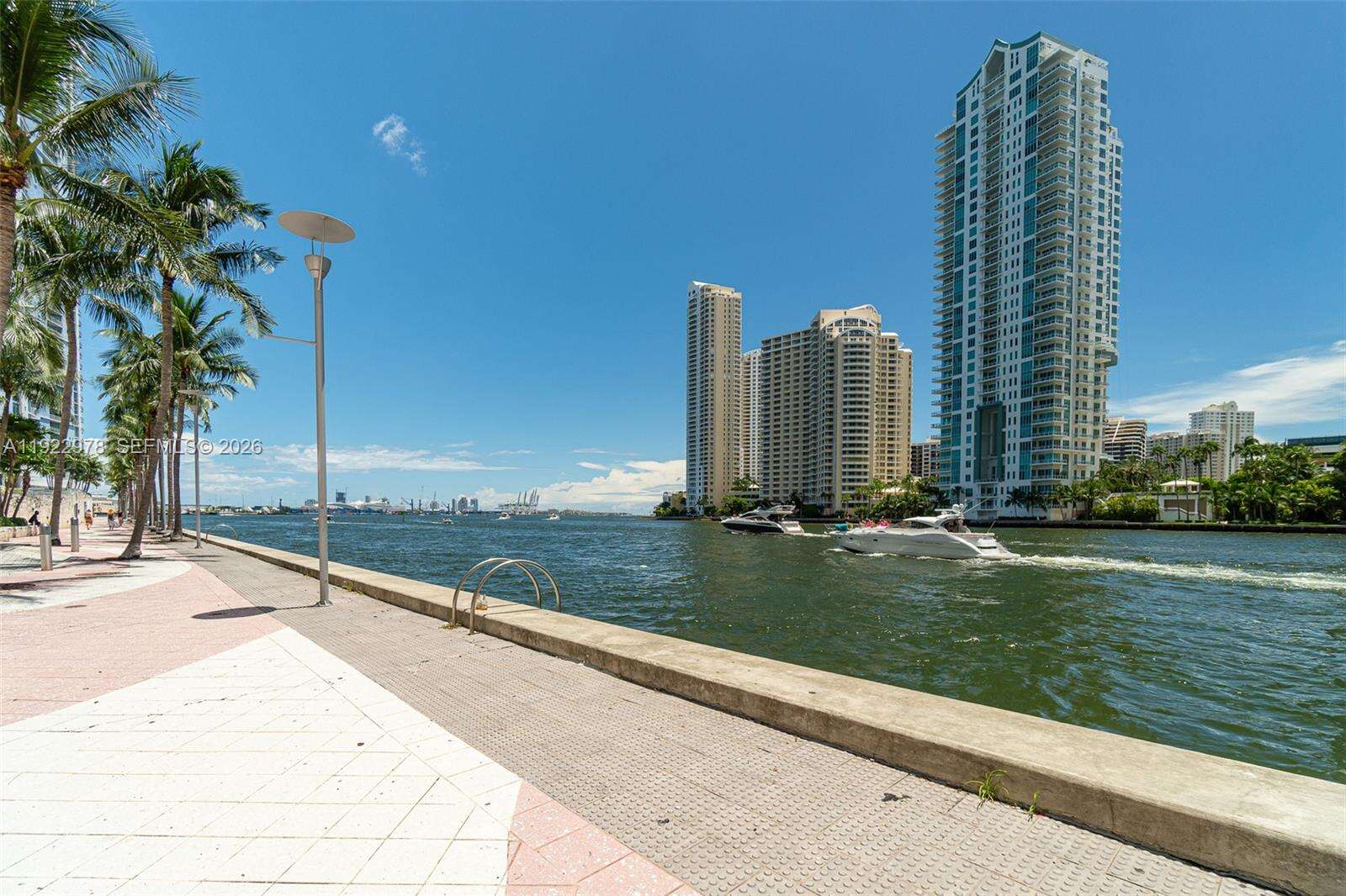 Met 1 at 300 Biscayne Blvd, Miami, FL 33131 - For Rent photo 5