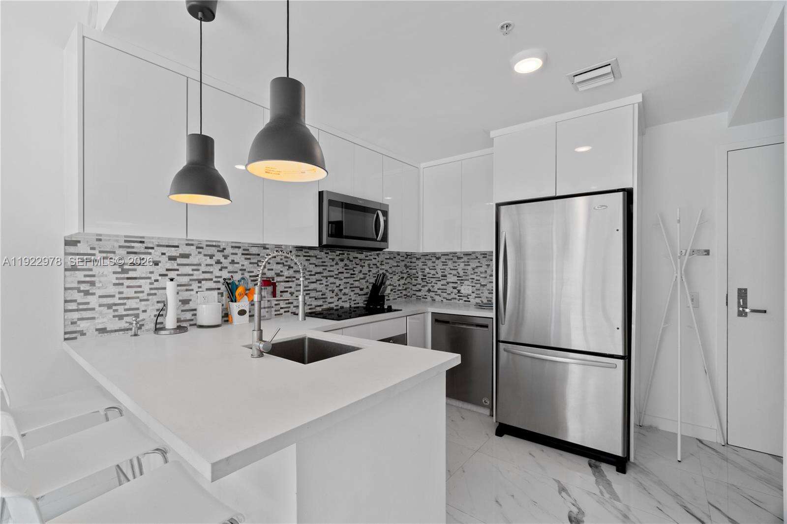 Met 1 at 300 Biscayne Blvd, Miami, FL 33131 - For Rent photo 7