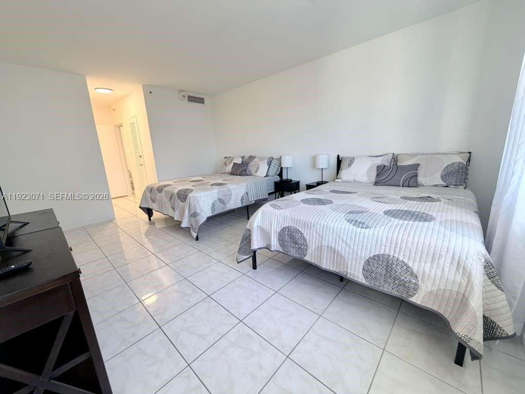 Decoplage at 100 Lincoln Rd, Miami Beach, FL 33139 - For Rent photo 12