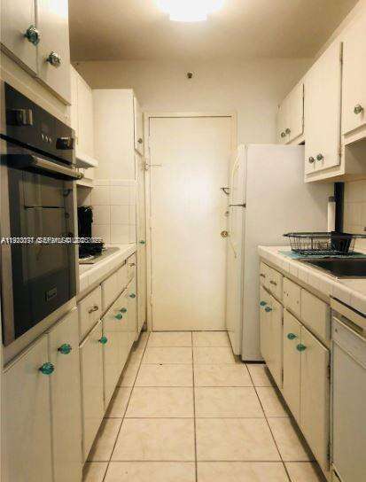 Decoplage at 100 Lincoln Rd, Miami Beach, FL 33139 - For Rent photo 3