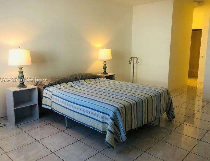 Decoplage at 100 Lincoln Rd, Miami Beach, FL 33139 - For Rent photo 4