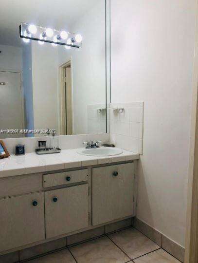 Decoplage at 100 Lincoln Rd, Miami Beach, FL 33139 - For Rent photo 7