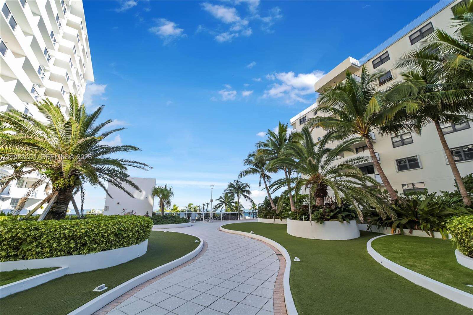 Decoplage at 100 Lincoln Rd, Miami Beach, FL 33139 - For Rent photo 19