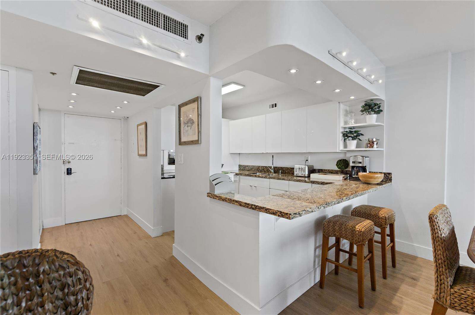 Decoplage at 100 Lincoln Rd, Miami Beach, FL 33139 - For Rent photo 7