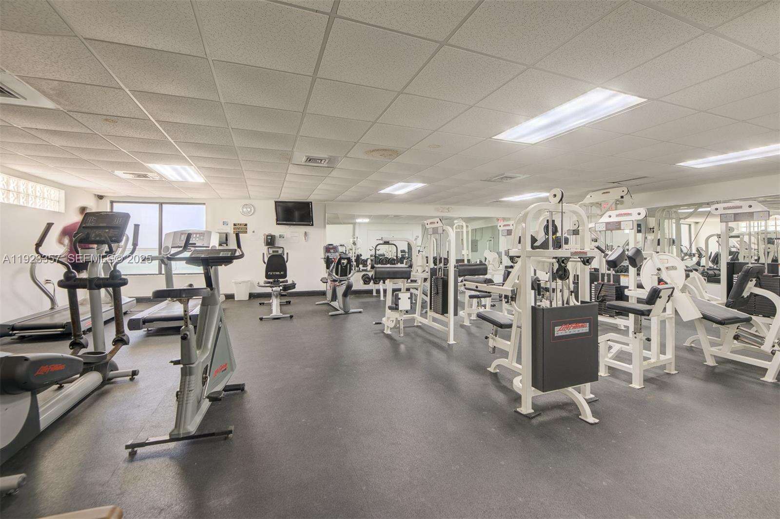 Sea Air Towers at 3725 Ocean Dr, Hollywood, FL 33019 - For Rent photo 23