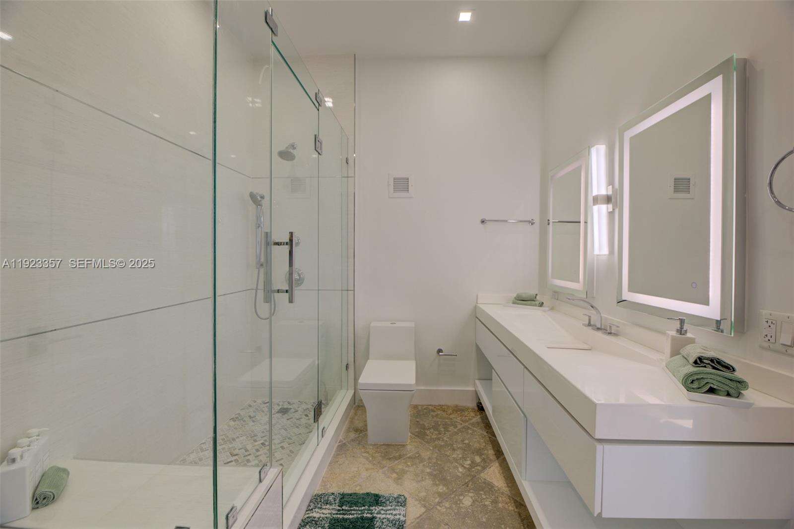 Sea Air Towers at 3725 Ocean Dr, Hollywood, FL 33019 - For Rent photo 5