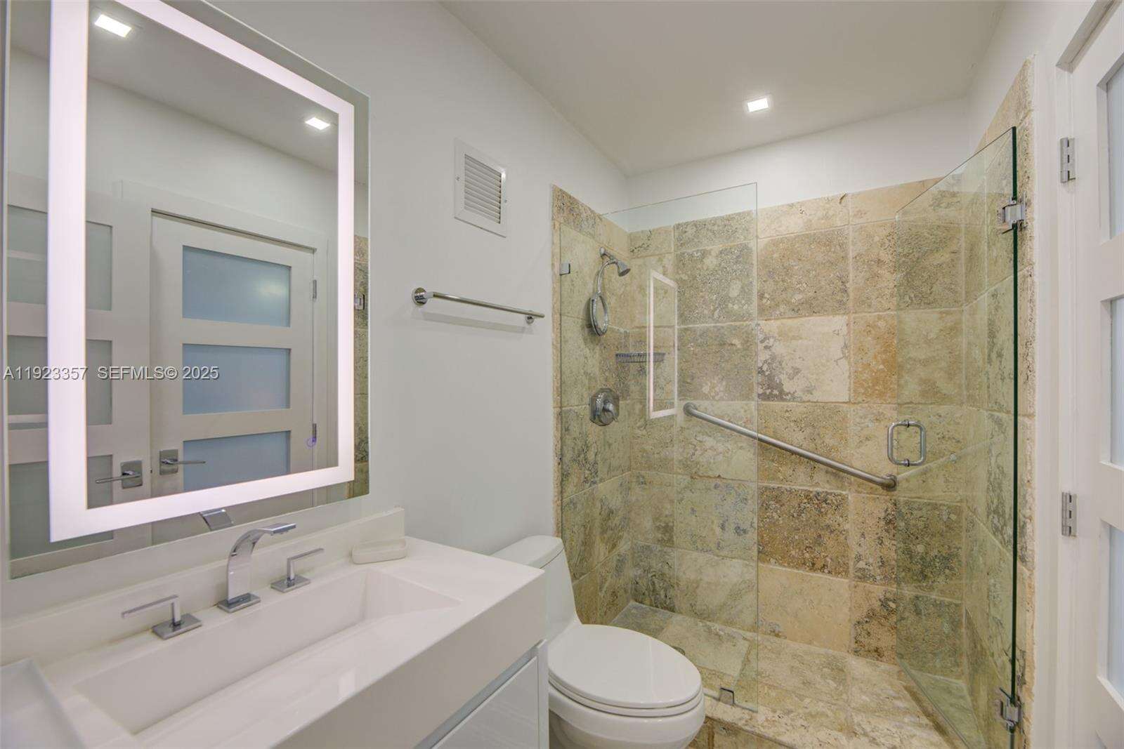 Sea Air Towers at 3725 Ocean Dr, Hollywood, FL 33019 - For Rent photo 7