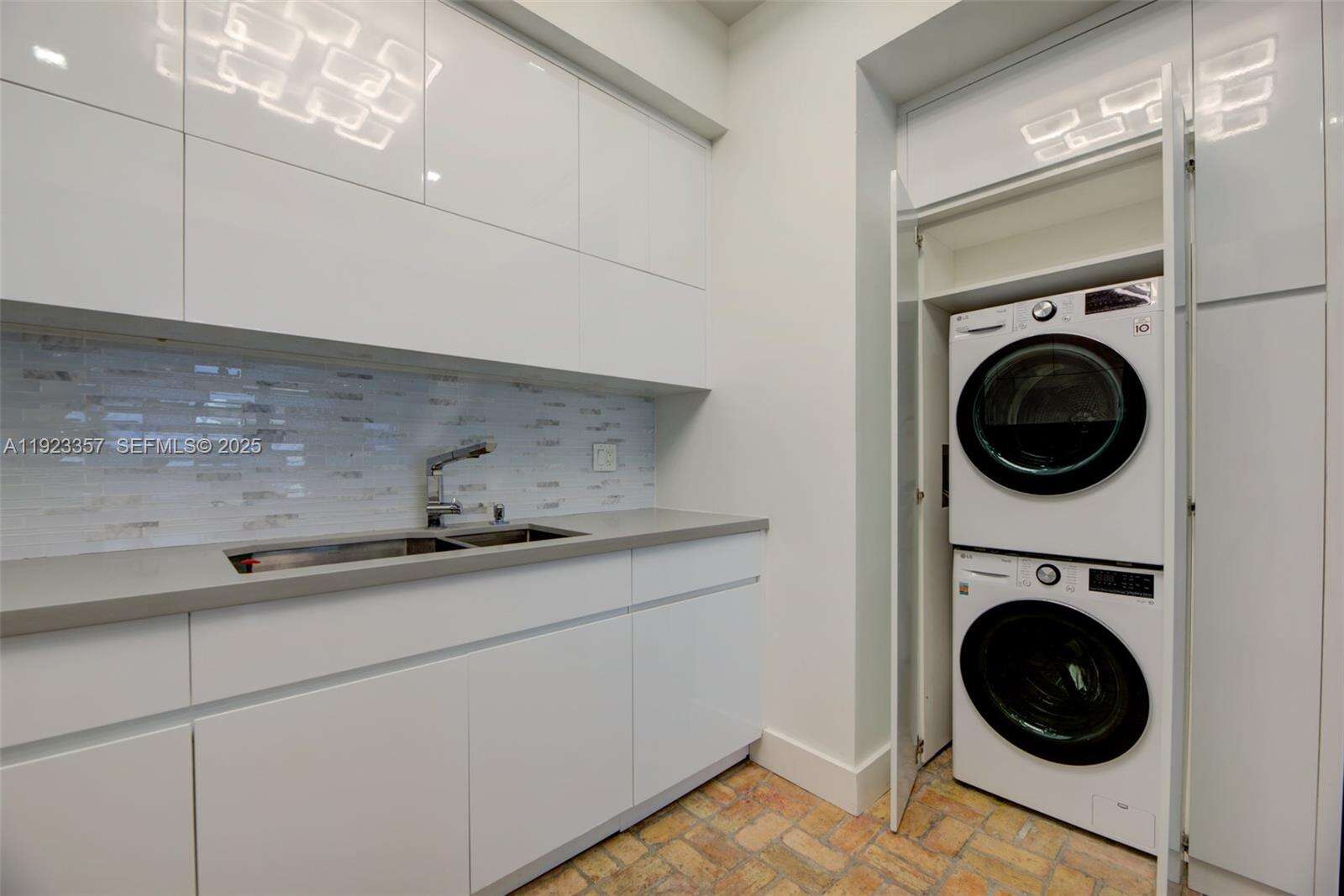 Sea Air Towers at 3725 Ocean Dr, Hollywood, FL 33019 - For Rent photo 9