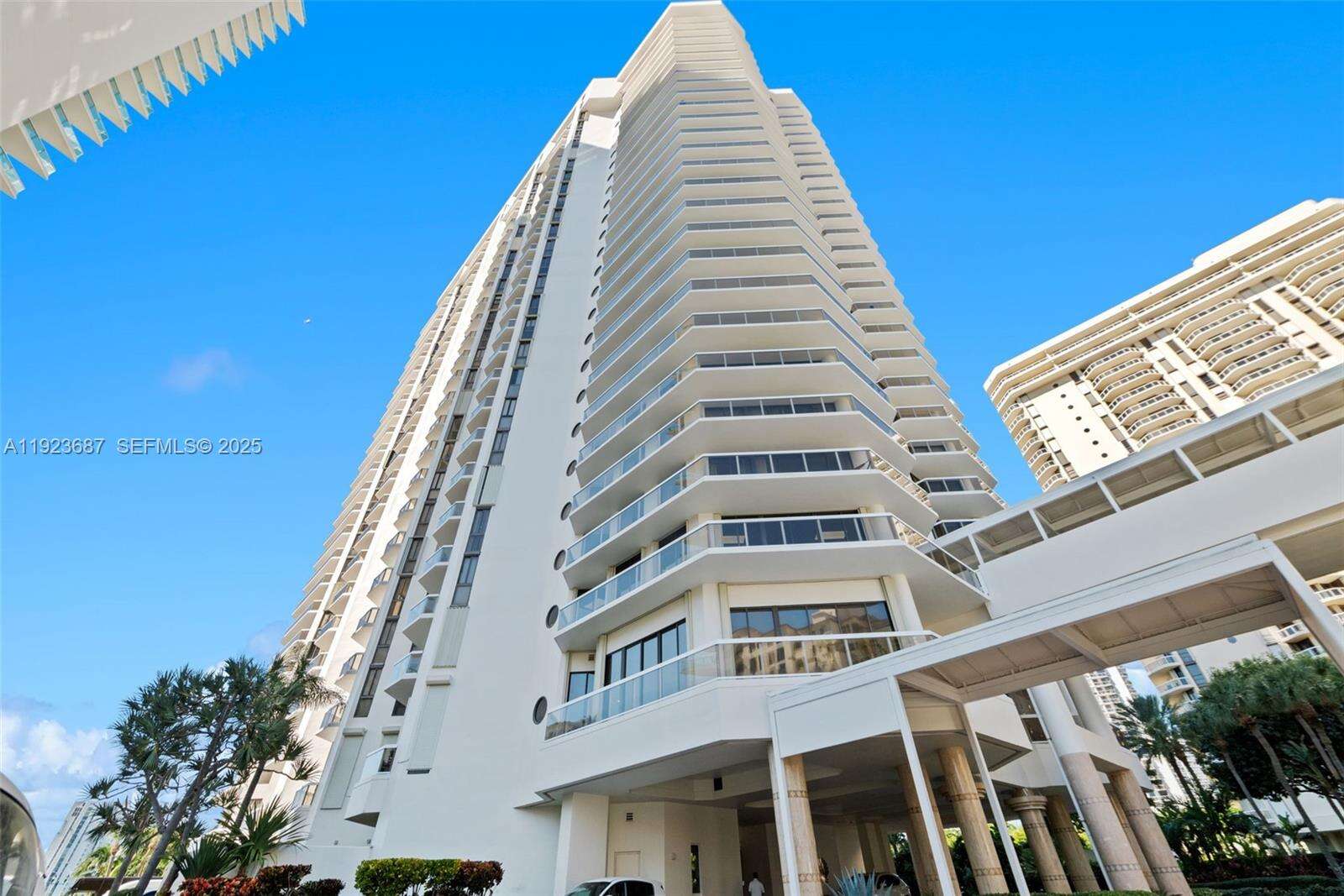 The Landmark at 20185 Country Club Dr, Aventura, FL 33180 - For Rent photo 1