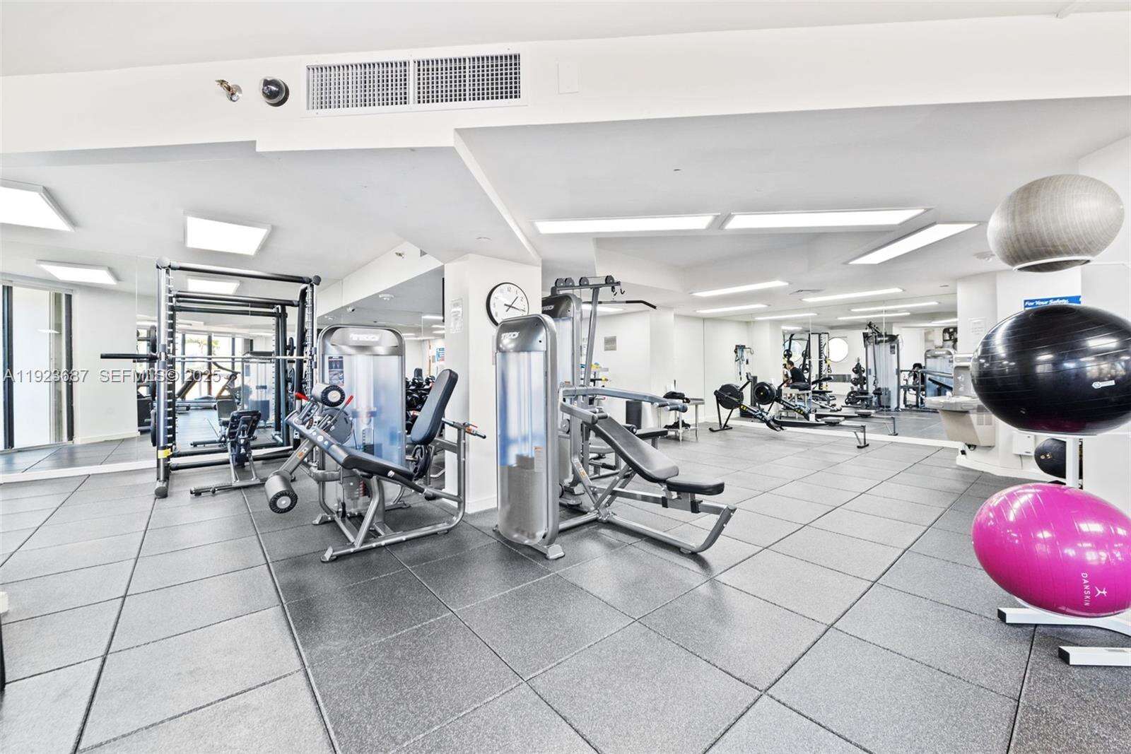 The Landmark at 20185 Country Club Dr, Aventura, FL 33180 - For Rent photo 27