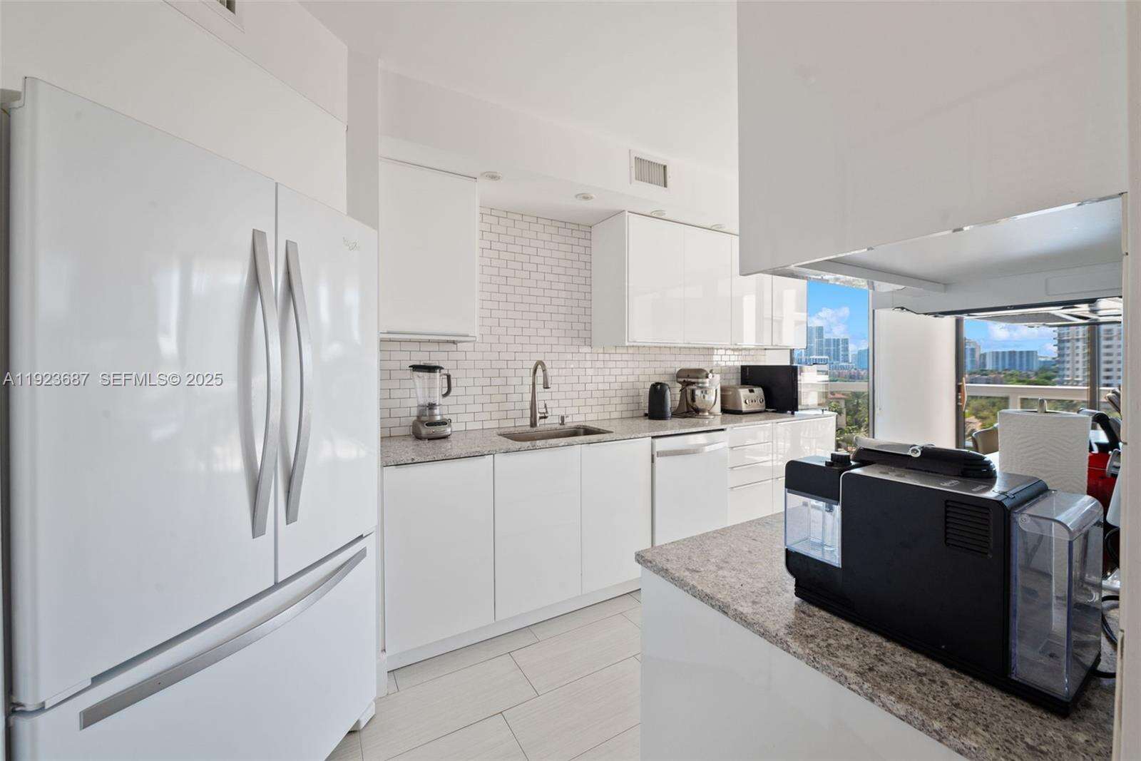 The Landmark at 20185 Country Club Dr, Aventura, FL 33180 - For Rent photo 5