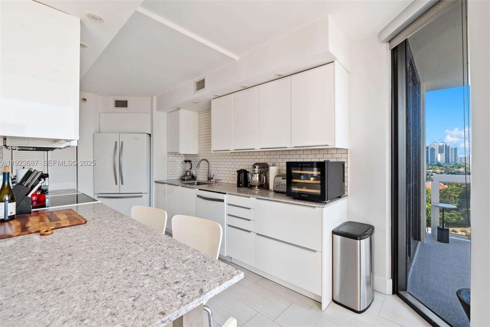 The Landmark at 20185 Country Club Dr, Aventura, FL 33180 - For Rent photo 6