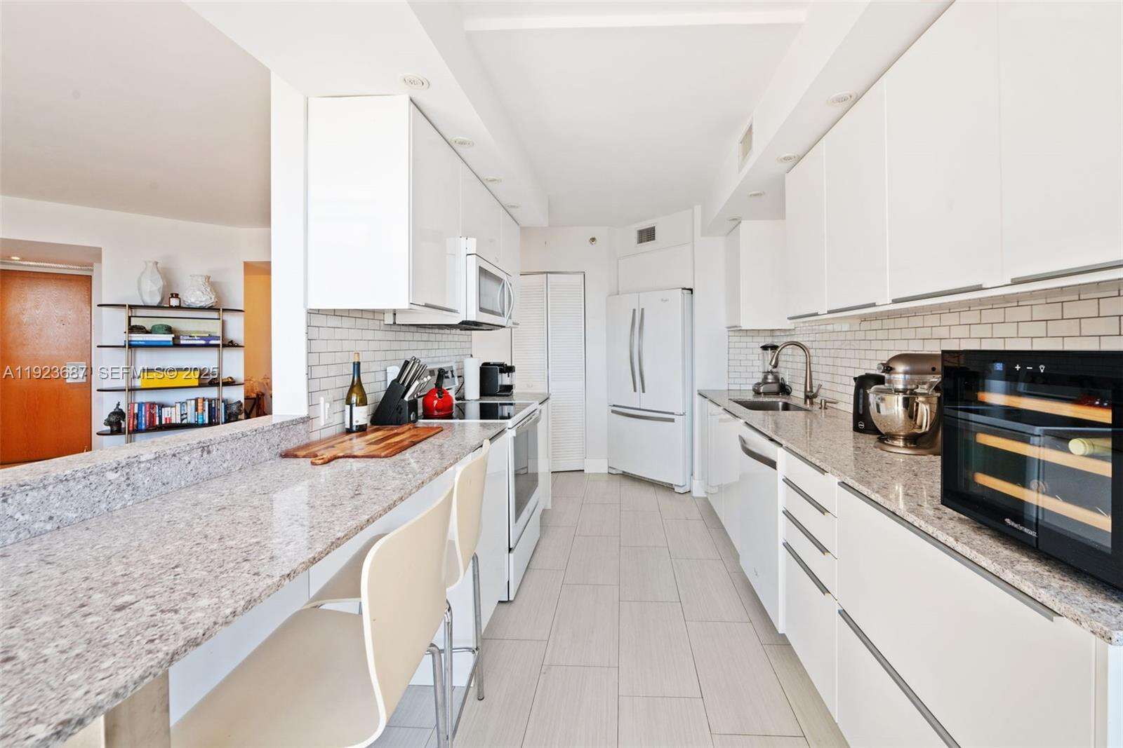 The Landmark at 20185 Country Club Dr, Aventura, FL 33180 - For Rent photo 8